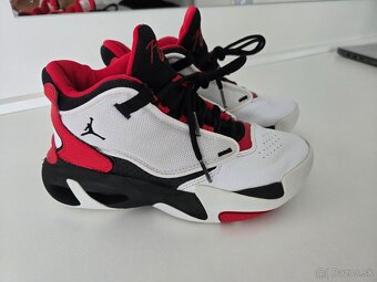 Tenisky Air Jordan Max Aura 4 - 2