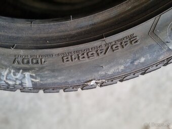 Predam 2ks zimne pneu 245/45 r18 - 2