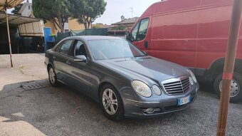 Mercedes Benz E - 2
