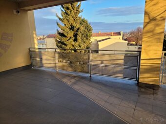 Kovové zábradlie - 2