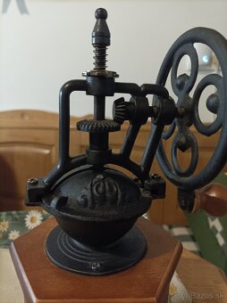 Drevený mlynček na kávu - 2