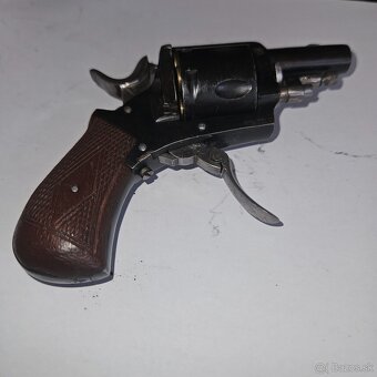 Buldoček cal 320 corto - 2