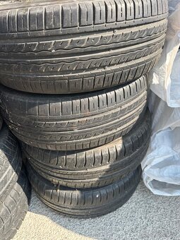 195/60 R15 88H - 2