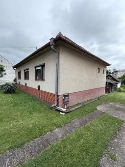 Predám rodinný dom s krásnou záhradou - 2