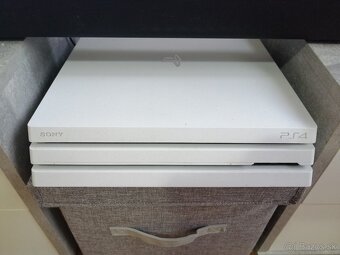 Ps4 pro 1tb white - 2