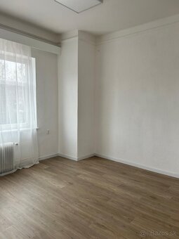 Na prenájom kancelária s parkovaním centrum Banská Bystrica - 2