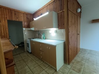 Priestranný byt vo výbornej lokalite mesta Tlmače-Lipník - 2