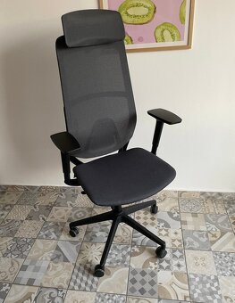 KANCELÁRSKA STOLIČKA ERGONOMICKÁ / KANCELÁRSKE KRESLO - 2