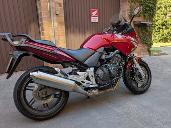 Honda CBF600 v peknom stave - 2