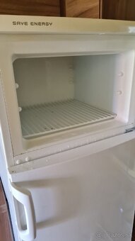 Predám Electrolux kombinovanú chladničku - 2