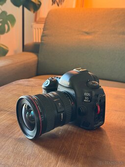 Canon EOS 5D Mark IV - 2