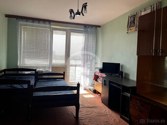 Priestranný 3- izbový byt na sídlisku Juh v Michalovciach - 2