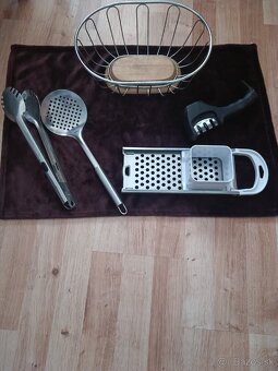 Kuchynské potreby - riad - 2