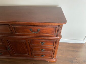 Masívna komoda rustikálna - 2