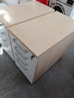 kancelarsky nábytok - 2