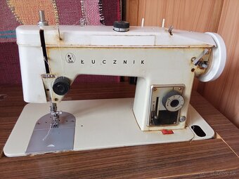 Skrinkovy šijaci stroj - 2