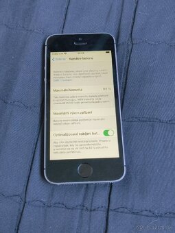 Apple iPhone SE 16GB - 2