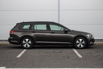 VW Passat Variant 2.0 TDI 110kW DSG Pôvodný lak - 2