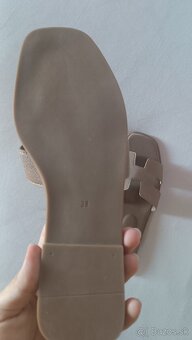 Béžové šľapky typu Hermes - 2