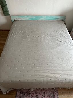 Manželka postel - 2