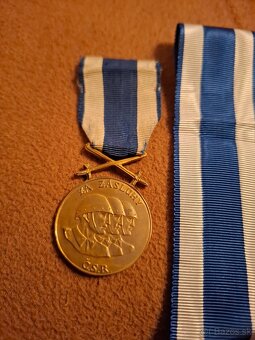 Medaila Za zásluhy - 2