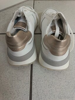 Predám kožené tenisky - 2