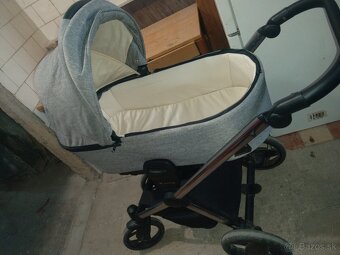 Predam náš zachovalí kočík Invictus V-plus. Je to trojkombi - 2