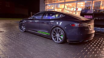 Prenájom Tesla Model S 800HP – 2.9s - 100 km/h, FreeCharging - 2