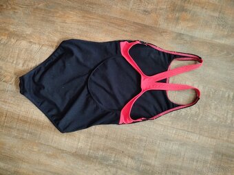 Predám plavky Arena pre 10r. - 2