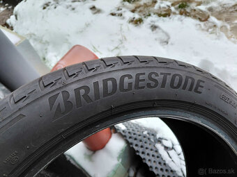 2x Bridgestone 225/45R18 - 2
