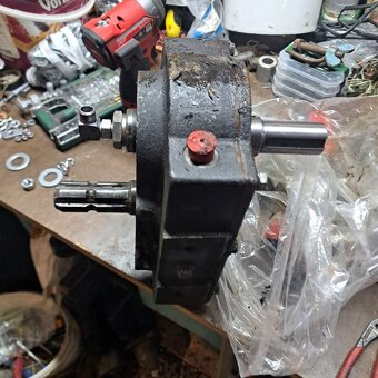 Predný vývodovy hriadel - 2