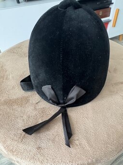 Prilba na kona - detska velurova - 2