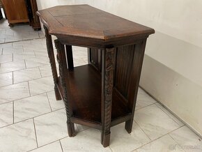 Starožitný konzolový stolek v neogotickém stylu - 2