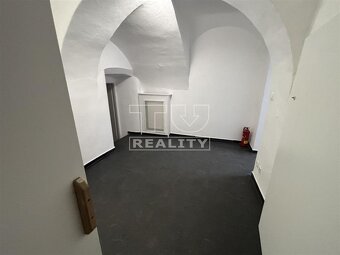 Prenájom obchodných priestorov. Námestie svätého Egídia,... - 2