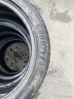 Goodyear 245/40 r18 - 2