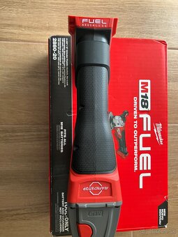 MILWAUKEE M18 FUEL™ 125 mm uhlová brúska s lopatkovým spína - 2