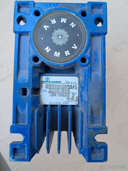 Predám elektromotor s prevodovkou....1,1- KW.... 140-ot/min. - 2