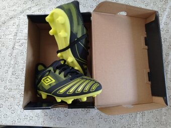 Kopačky na futbal č. 32 NOVÉ UMBRO - 2