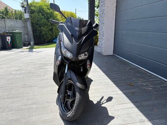 Yamaha X-Max 250 MomoDesign - 2