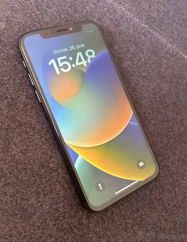 iPhone X 64GB - 100% batéria - 2