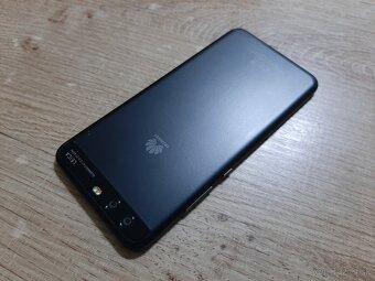 Huawei P10 plnefunkcny v super stave ma len velmi jemne znam - 2