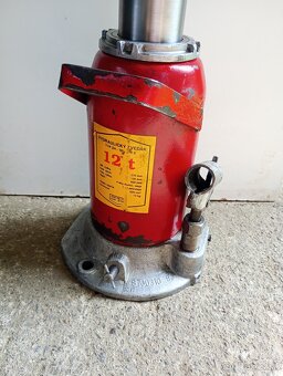 Zdvihak 12 T - 2