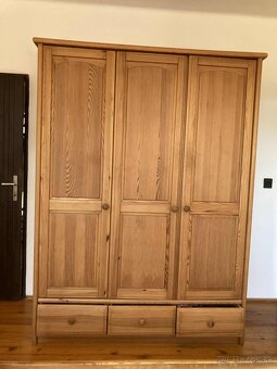 Rustikalna spalna z borovicoveho dreva - 2