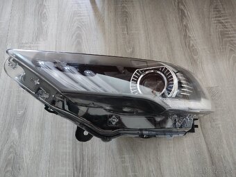 Predám ĽP svetlomet na Ford Mustang - 2