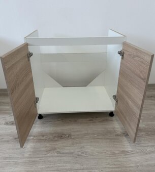 Kuchynská skrinka pod umývadlo - 2