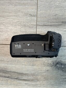 Canon BG-R10 - 2