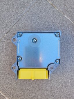 Radiaca  jednotka airbagov - 2