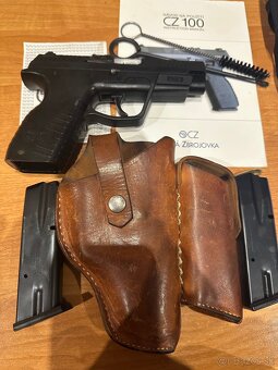 PIŠTOĽ CZ100 - 2