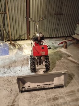 Predám malotraktor, pluh na sneh - 2