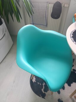 Kuchynský stôl a jedálenské stoličky - 2